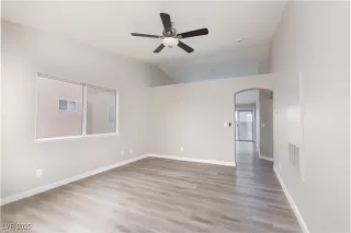 Photo #4: 2669043 Listing 