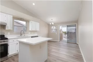 Photo #6: 2669043 Listing 