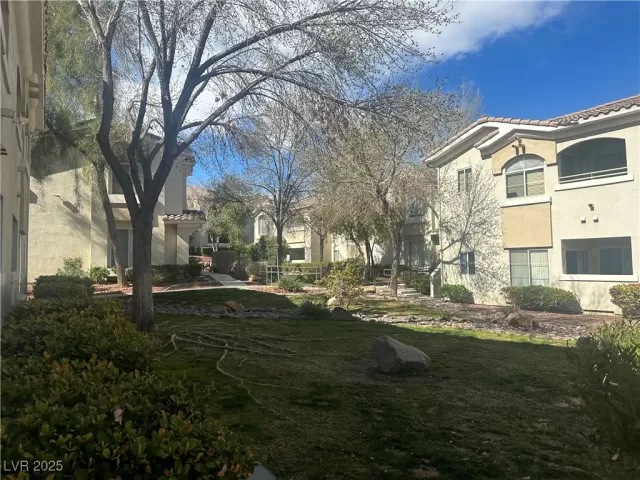 MLS: 2669067 Condo For Sale