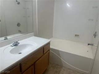 Photo #5: 2669067 Listing