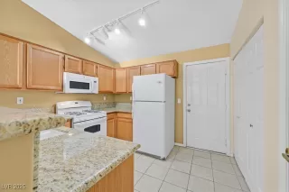 Photo #5: 2669076 Listing 