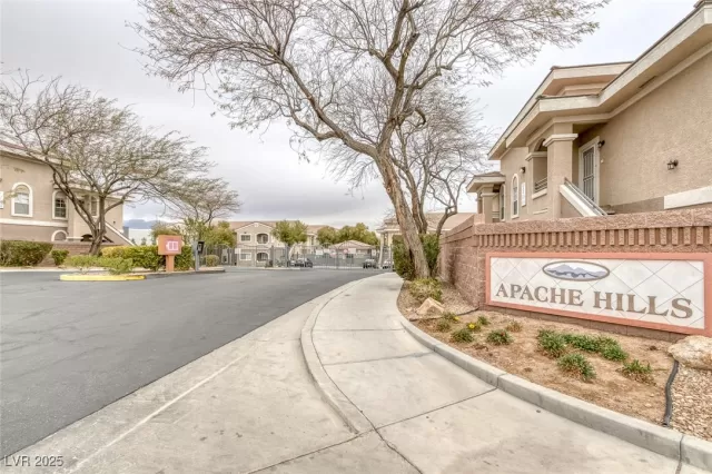 MLS: 2669081 Condo For Sale