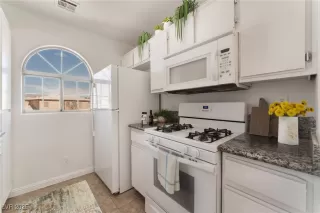 Photo #2: 2669088 Listing