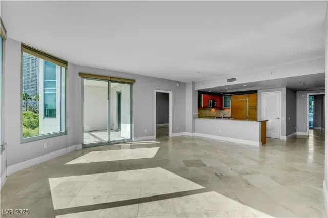 MLS: 2669109 Condo For Sale