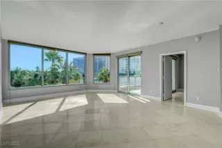 Photo #2: 2669109 Listing 