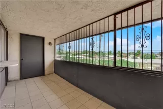 Photo #4: 2669116 Listing