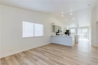 Photo #6: 2669117 Listing 
