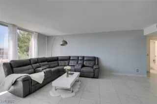 Photo #6: 2669142 Listing