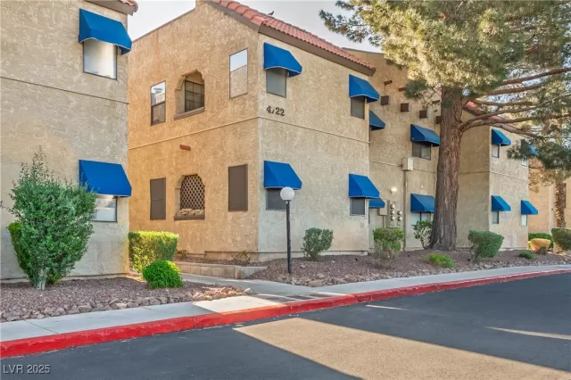 MLS: 2669186 Condo For Sale