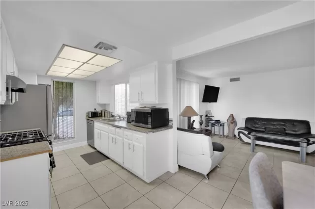 MLS: 2669187 Condo For Sale