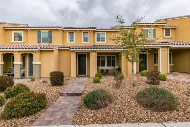 MLS: 2669198 Condo For Sale