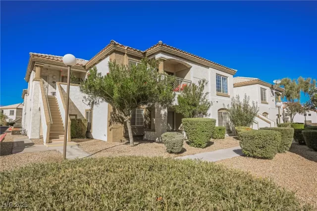 MLS: 2669210 Condo For Sale