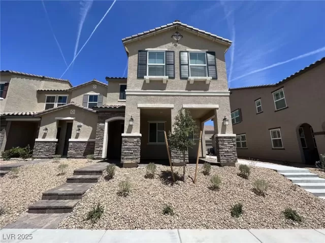 MLS: 2669216 Condo For Sale