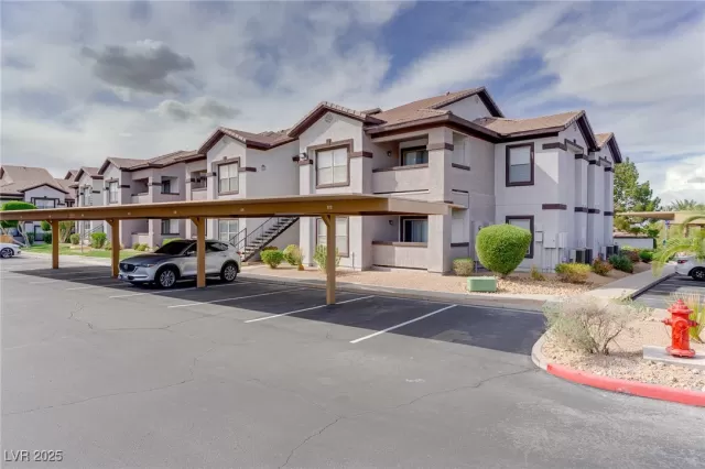 MLS: 2669220 Condo For Sale