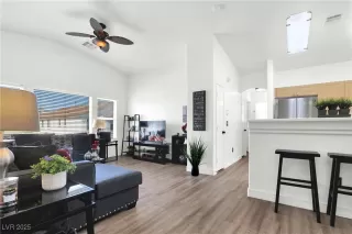 Photo #4: 2669237 Listing