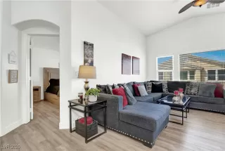 Photo #6: 2669237 Listing