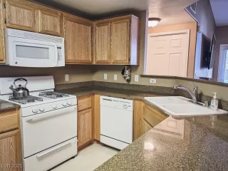 Photo #3: 2669248 Listing 