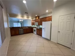 Photo #3: 2669259 Listing 