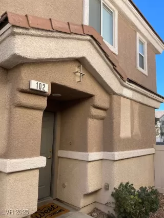 Photo #1: 2669296 Listing 
