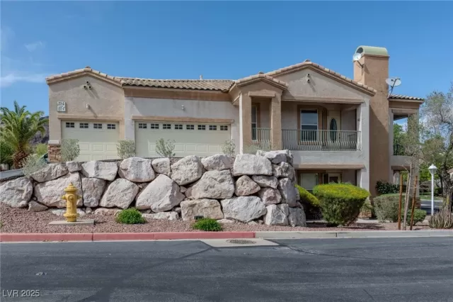 MLS: 2669318 Condo For Sale