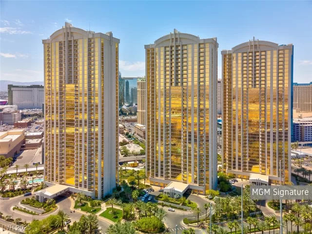 MLS: 2669325 Condo For Sale