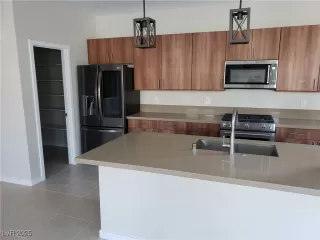 Photo #3: 2669333 Listing 