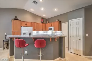 Photo #6: 2669407 Listing