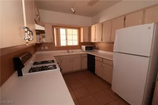 Photo #6: 2669449 Listing