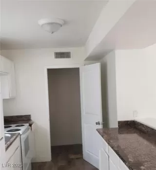 Photo #3: 2669474 Listing 