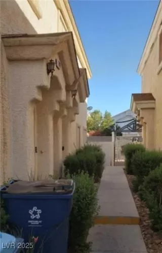 Photo #1: 2669475 Listing