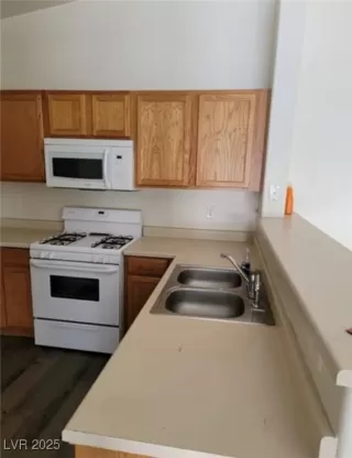 Photo #3: 2669475 Listing