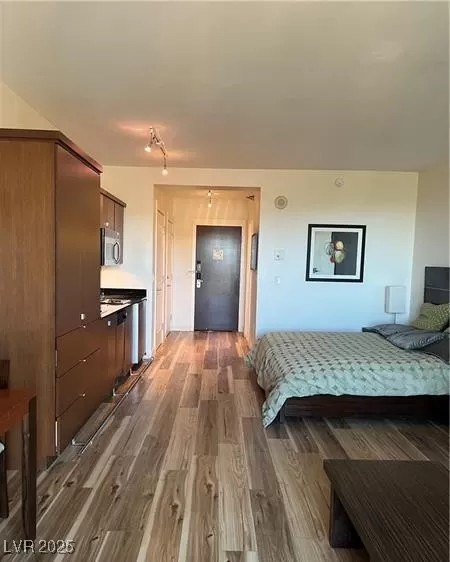 MLS: 2669483 Condo For Sale