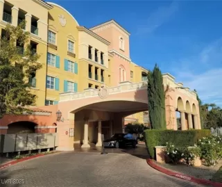 Photo #1: 2669551 Listing 