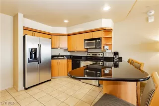 Photo #3: 2669618 Listing