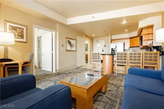 Photo #6: 2669618 Listing