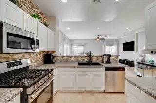 Photo #1: 2669621 Listing 