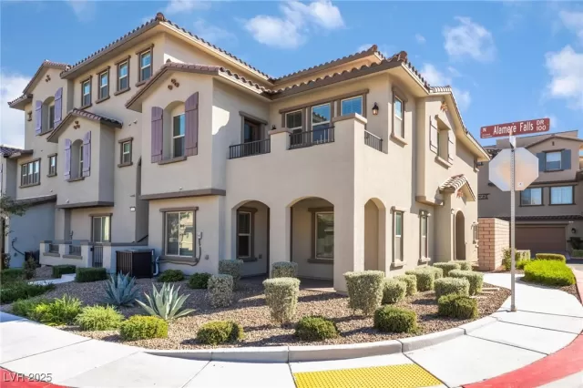 MLS: 2669670 Condo For Sale