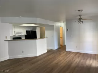 Photo #3: 2669681 Listing 