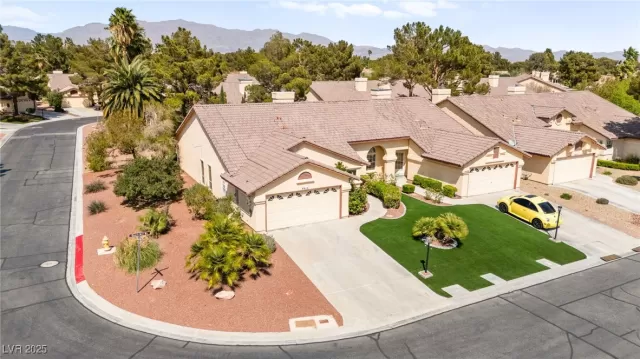 MLS: 2669711 Condo For Sale