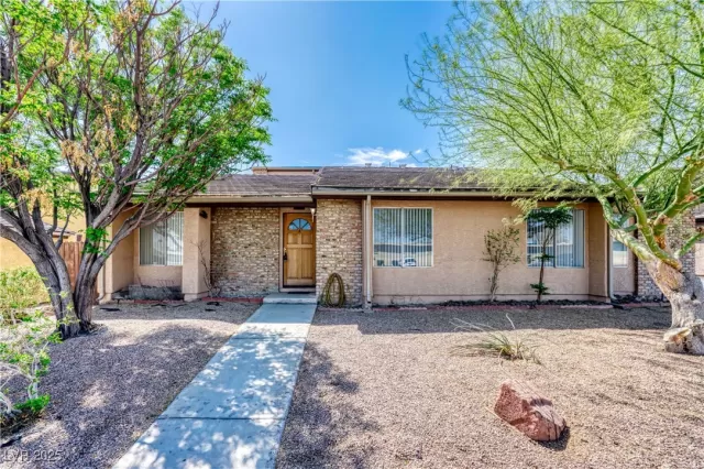 MLS: 2669746 Condo For Sale