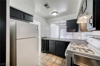 Photo #4: 2669746 Listing