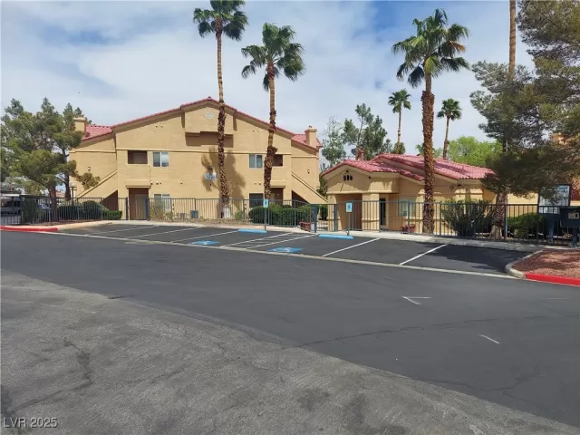 MLS: 2669761 Condo For Sale