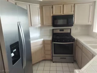 Photo #5: 2669761 Listing