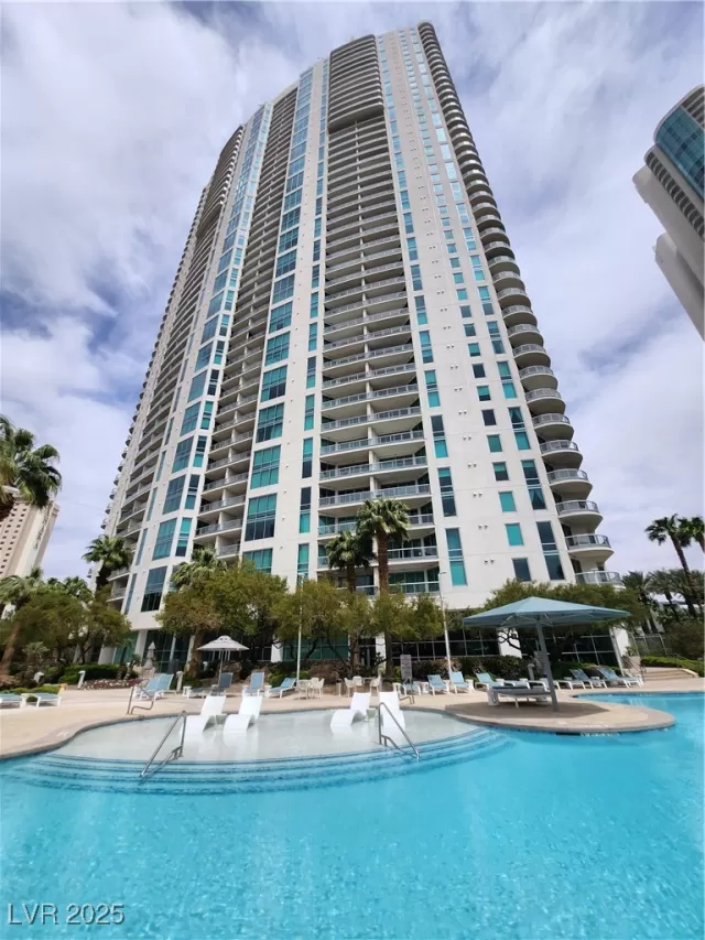 MLS: 2669786 Condo For Sale