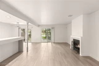 Photo #1: 2669799 Listing 
