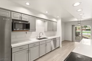 Photo #3: 2669799 Listing 