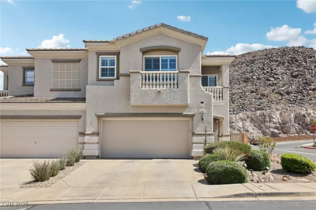 MLS: 2669821 Condo For Sale