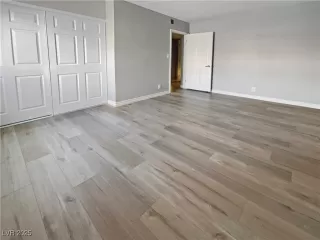 Photo #5: 2669838 Listing