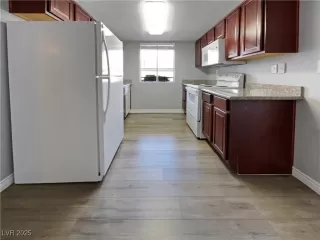 Photo #6: 2669838 Listing