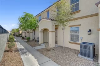 Photo #1: 2669867 Listing 